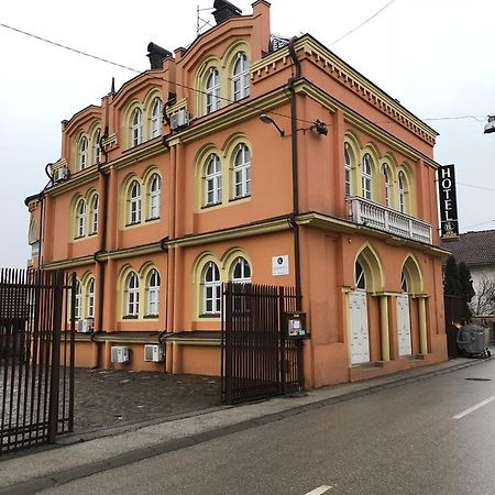 Motel Vila Bakarni Brcko Bagian luar foto