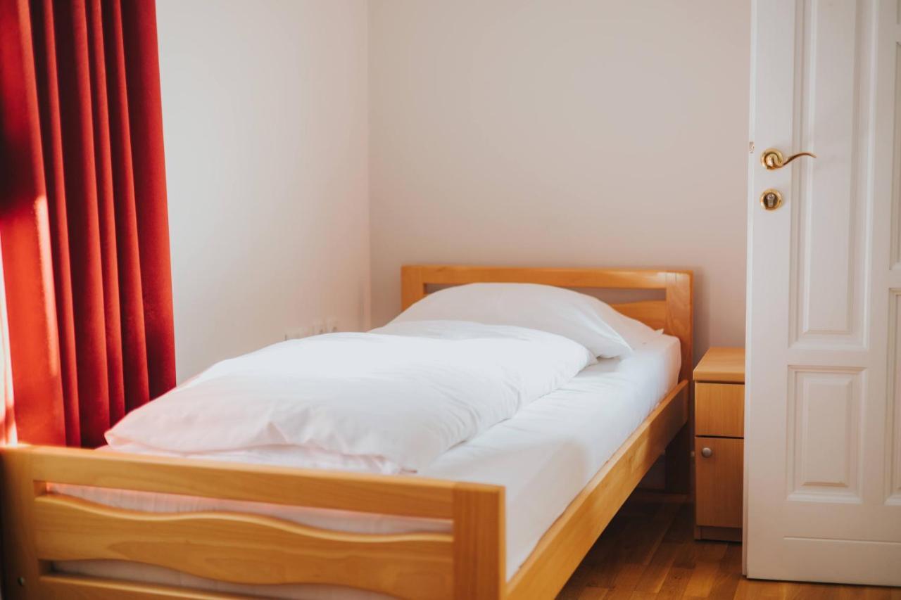 Motel Vila Bakarni Brcko Bagian luar foto