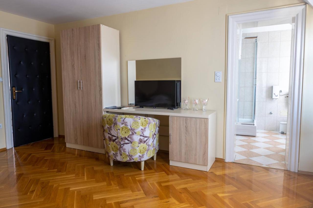 Motel Vila Bakarni Brcko Bagian luar foto